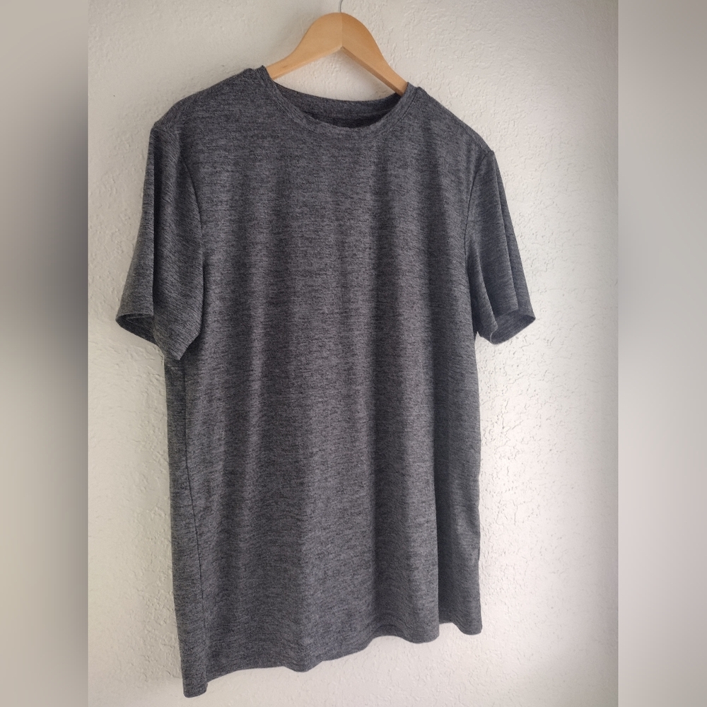 Quince Men's Gray Performance Tshirt - Picture 3 of 6